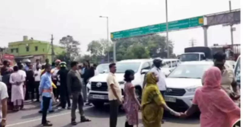 Bhubaneswar Locals Block NH-57 Over Hoarding Collapse Deaths, Demand Justice