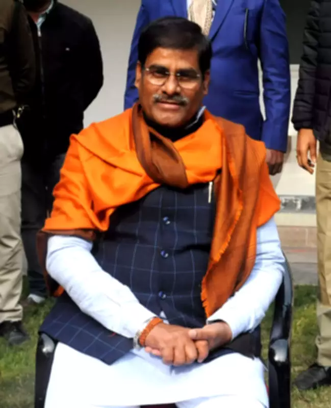 Bihar Assembly Health Minister Stumbles, Senior Leaders Intervene in Chaotic Session