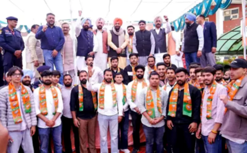 BJP Gains Momentum in Punjab as Over 200 Panjab University Students Join Party