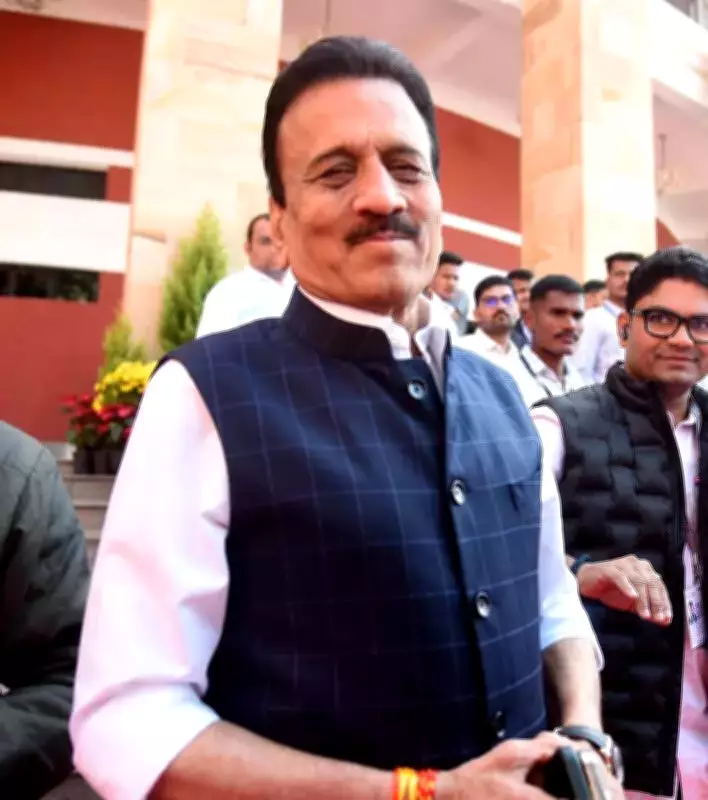 BJP's 'No Crutches' Remark Sparks Shiv Sena Ire in Nashik Municipal Politics