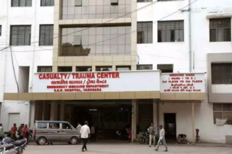 Boy, 11, Survives After Doctors Remove Pin From Lung in Vadodara Emergency