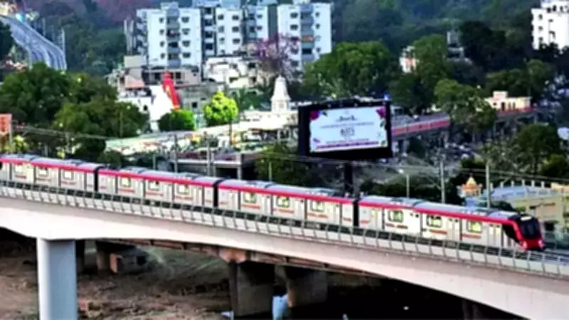 CAG Report Flags Weak Tracks in Lucknow Metro, Raises Safety Concerns