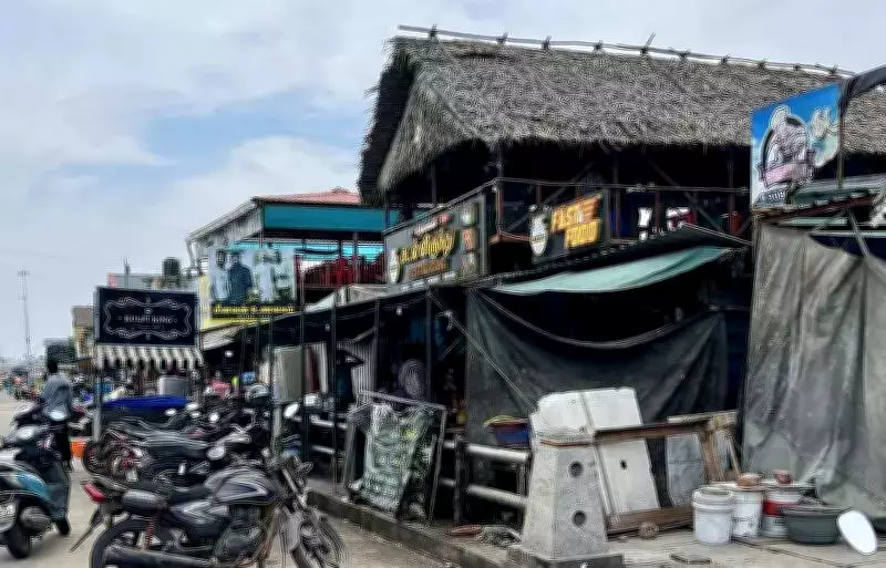 Chennai Marina Loop Road Eateries Build Illegal Rooftop Sea-View Restaurants