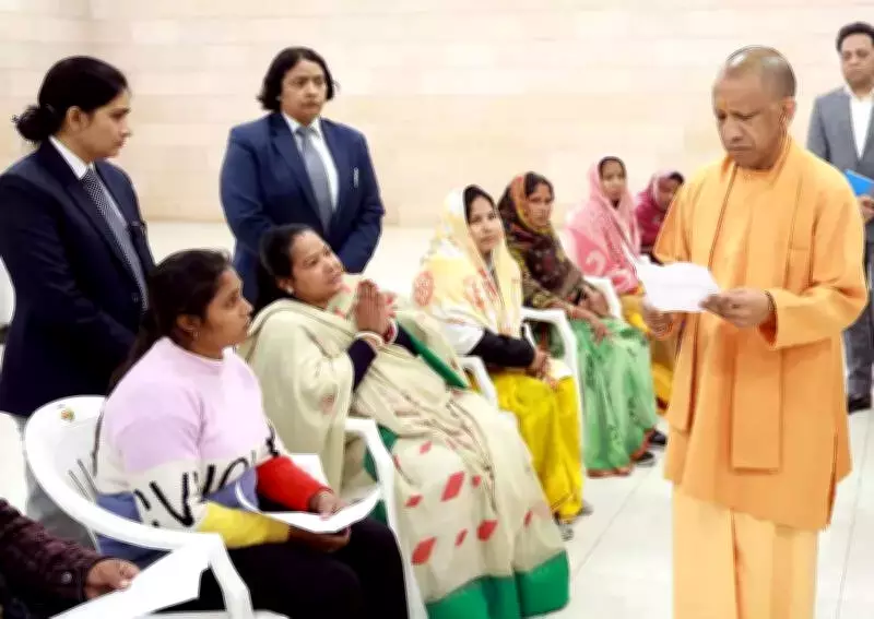 CM Yogi Adityanath Holds Janata Darshan, Addresses Land Encroachment and Medical Aid