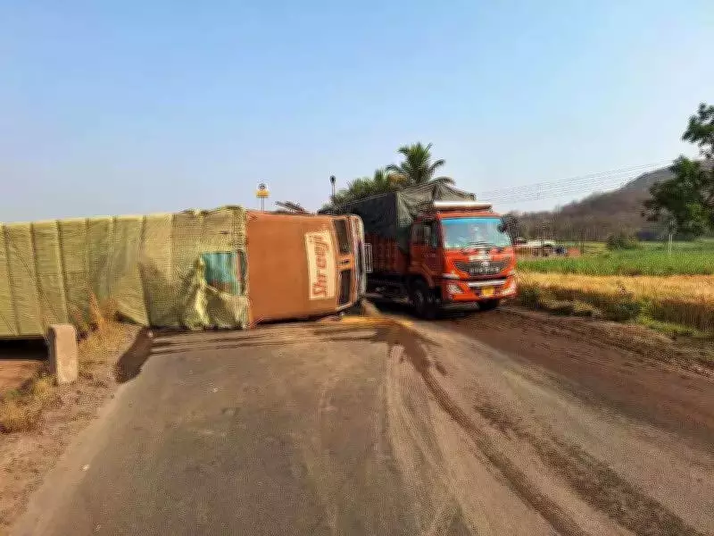 Container Truck Overturns on Pune-Bengaluru Highway, Causes Traffic Snarl