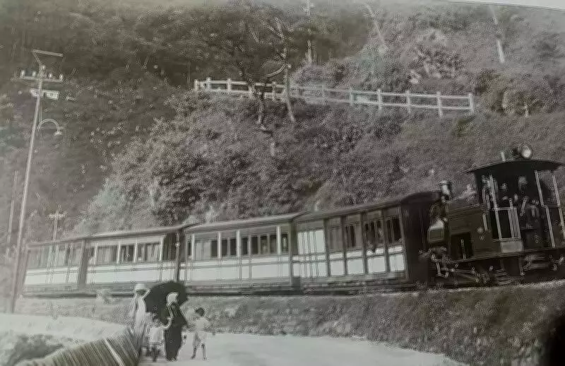Darjeeling Himalayan Railway to Restore 14 British-Era Coaches for Tourism