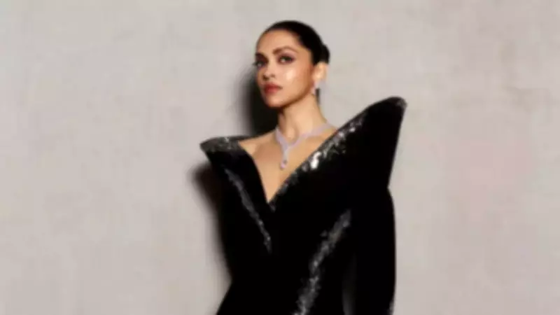 Deepika Padukone's Black Gown Stuns, Ranveer Singh's Viral Comment Steals Show