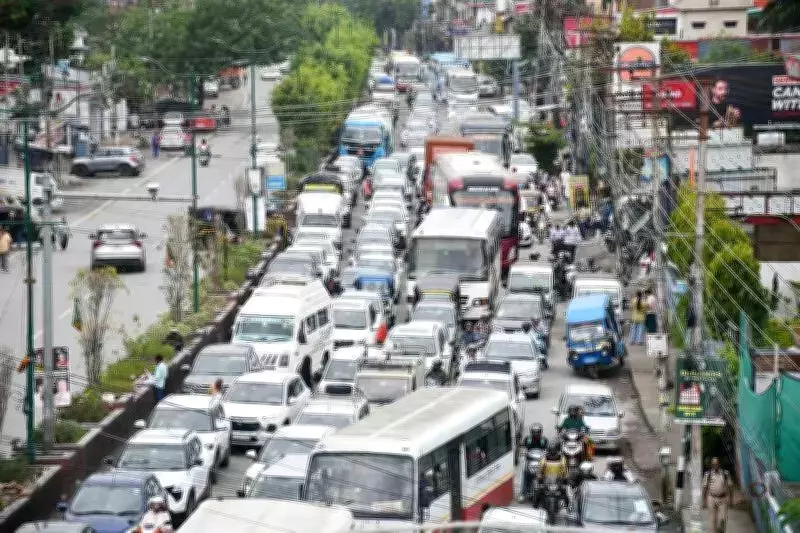 Dehradun's Rispana Square to ISBT Stretch Faces Chronic Traffic Gridlock