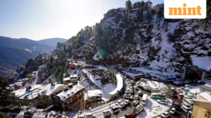 Delhi Enveloped in Dense Fog as IMD Issues Rainfall, Snowfall Alert for Western Himalayas