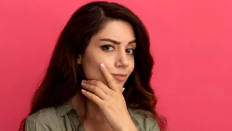 Dry Skin vs Dehydrated Skin in Winter: Key Differences and Care Tips