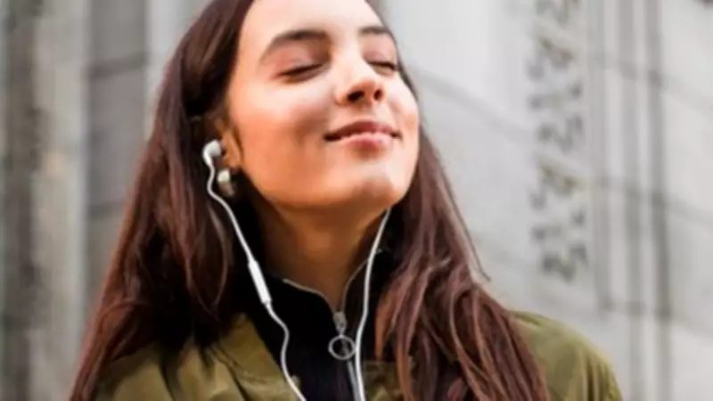 Earbud Explosion Causes Hearing Loss: Essential Safety Tips for Users