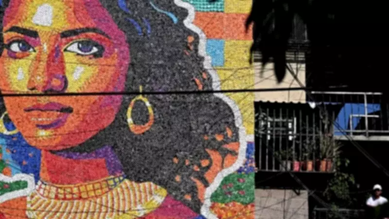 El Salvador's Giant Mona Lisa Mural Made from 100,000 Recycled Bottle Caps