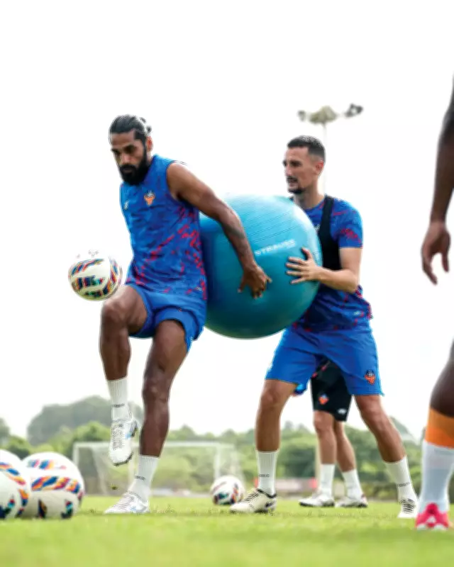 FC Goa Coach Manolo Marquez Calls for Fan Support Ahead of Delhi Clash