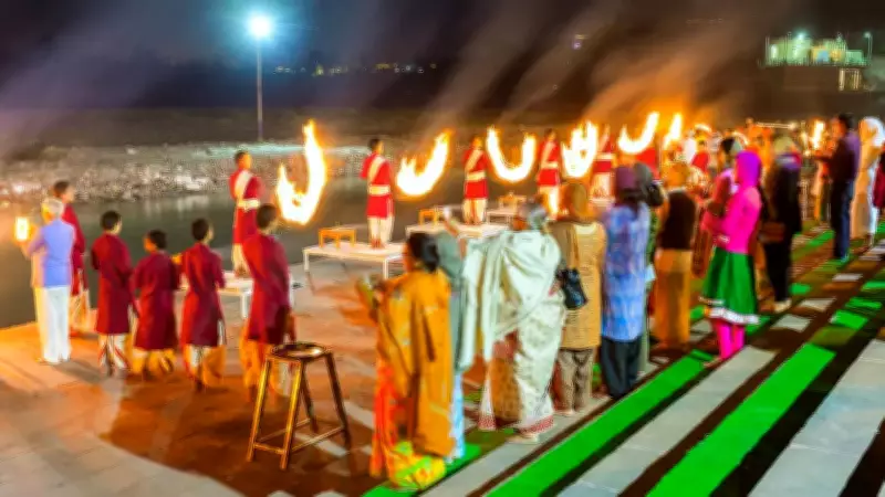 Foreign Tourist's Respectful Ganga Aarti Imitation Goes Viral on Instagram