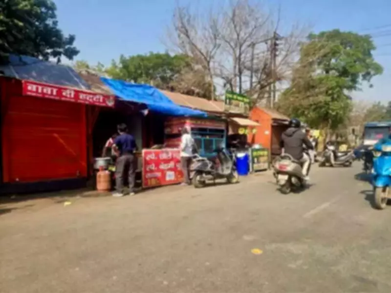 Ghaziabad Residents Protest Illegal Use of Domestic LPG by Street Vendors