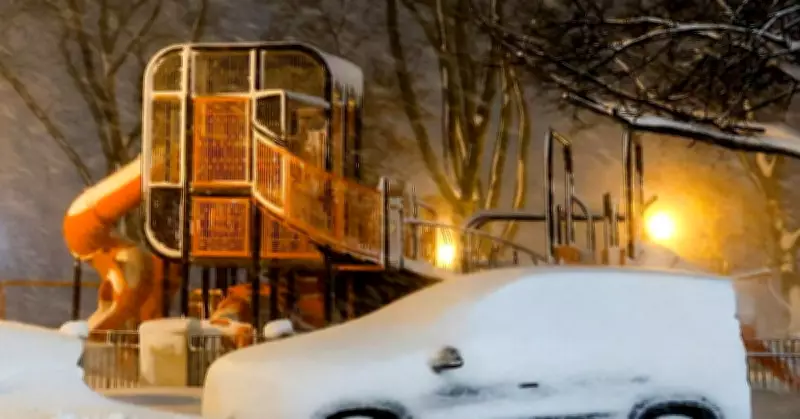 Global Photo Roundup: Winter Storms, Naval Arrivals, and Cultural Celebrations