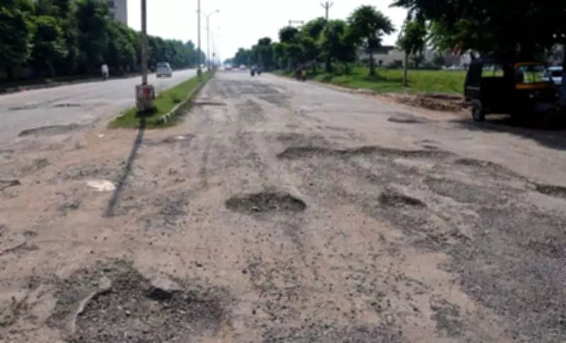 GMDA Sets 60-Day Deadline for Gurugram Road Repairs After CM Saini's Directive