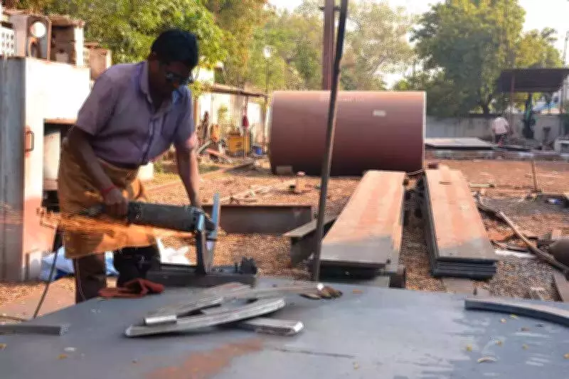 Govt Pushes PSUs to Source from MSMEs for Space & Defence, Creating Growth Corridor