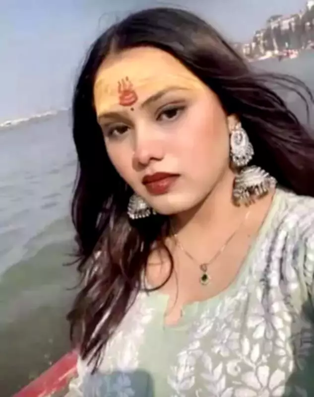 Gurgaon Woman Killed in Rajokri Flyover Crash with Unmarked Truck