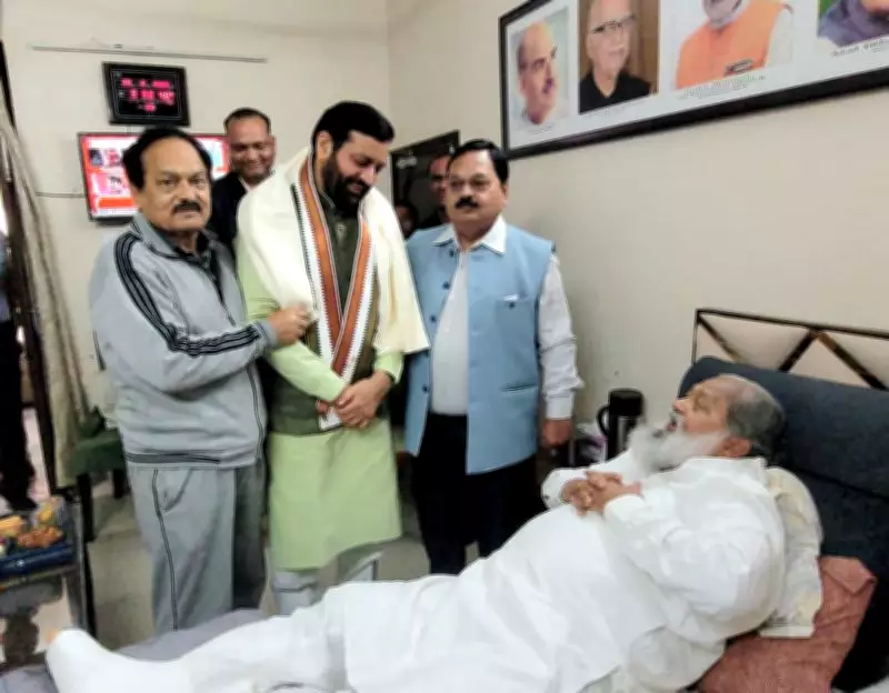 Haryana CM Nayab Singh Saini Visits Injured Minister Anil Vij at Home