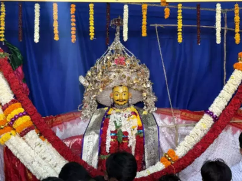 Historic Navalgund Kamanna Idol Installed at Ramalingeswara Temple in Grand Ceremony