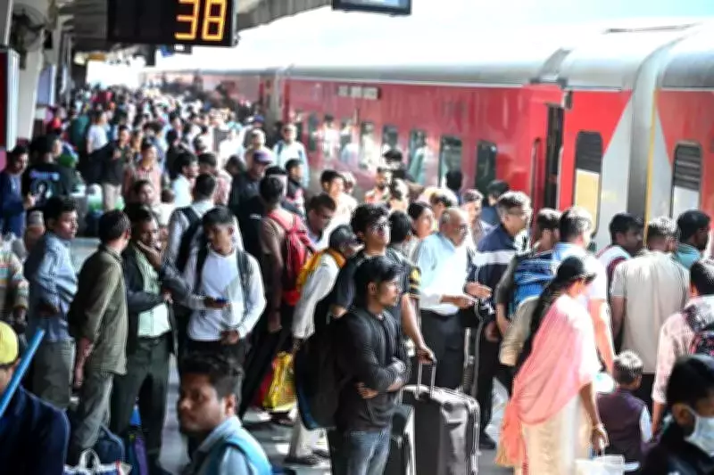 Holiday Rush Overwhelms Jaipur Railway Stations Ahead of Holi Festival