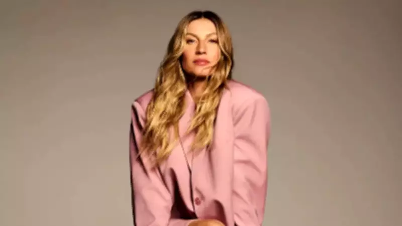 How Gisele Bündchen Defied 90s Fashion Norms to Redefine Global Beauty Standards
