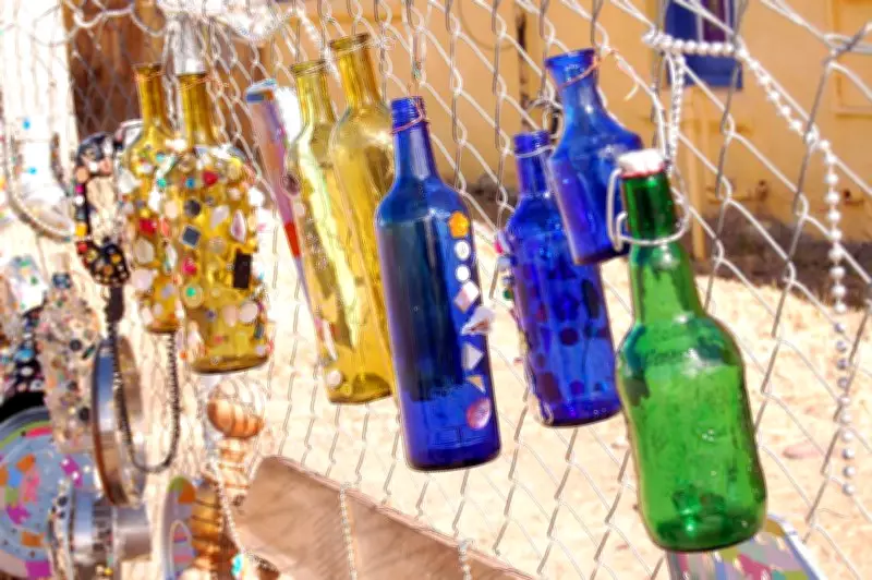 How Recycled Glass Bottles Are Now Protecting India's Border Fences