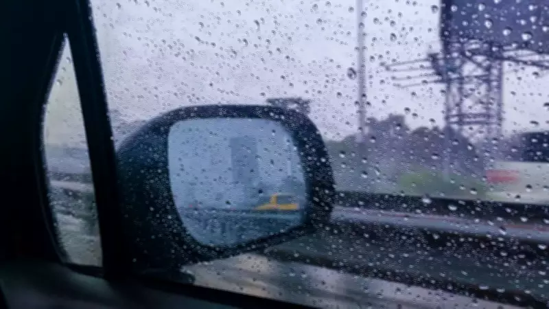 India Braces for Unsettled Weather: Thunderstorms and Temperature Fluctuations Forecast