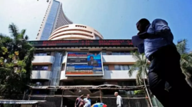 Indian Stock Markets Plunge Over 1% in Early Trading Session