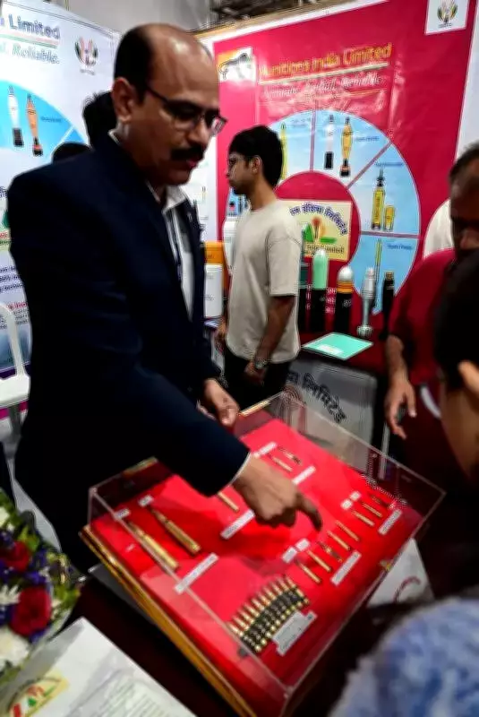 India's BMP-2 Tank Nears Full Indigenisation, Seeks Gyrocompass Maker