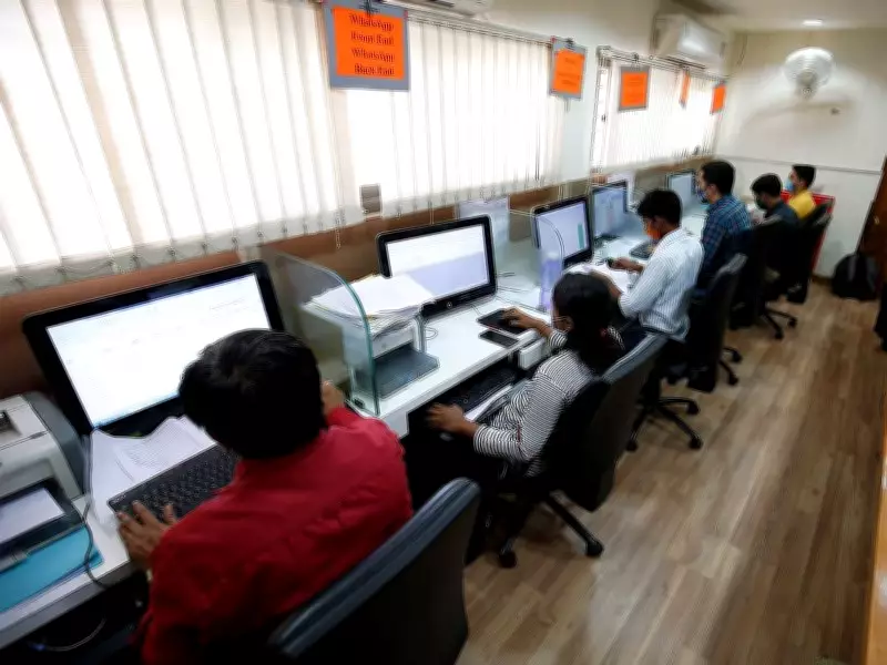 India's Labour Force Participation Rate Hits 55.8%, Unemployment Declines