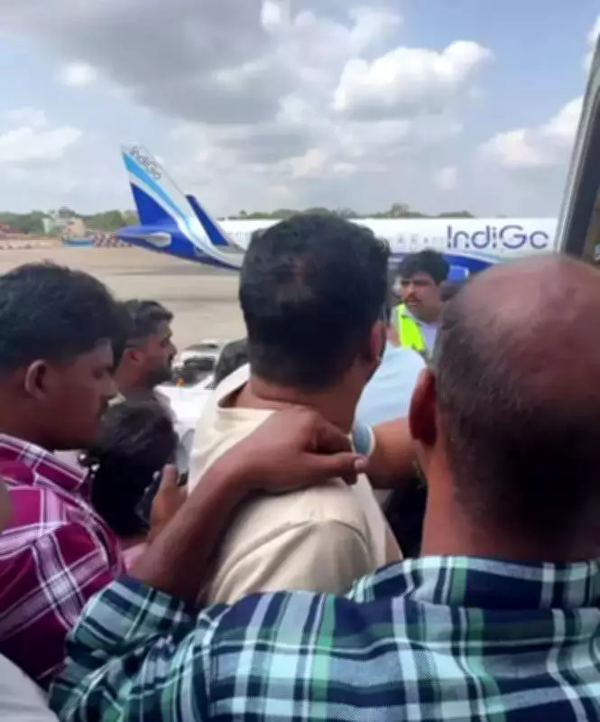 IndiGo Passengers Stranded for 5 Hours in Chennai-Singapore Flight Due to AC Issues