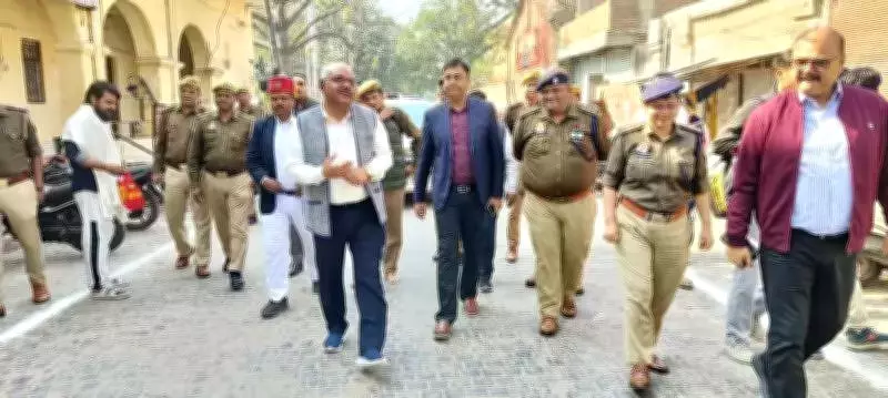 Kanpur DM Reviews Mahashivratri Preparations, Stresses on Crowd Management