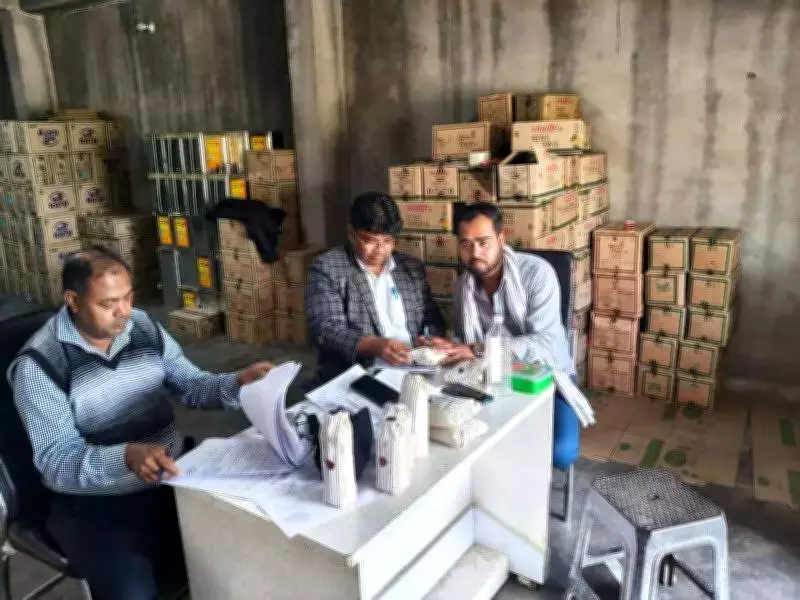 Kanpur FSDA Seizes 9,794 Kg Dates, Destroys Mawa in Major Food Safety Crackdown