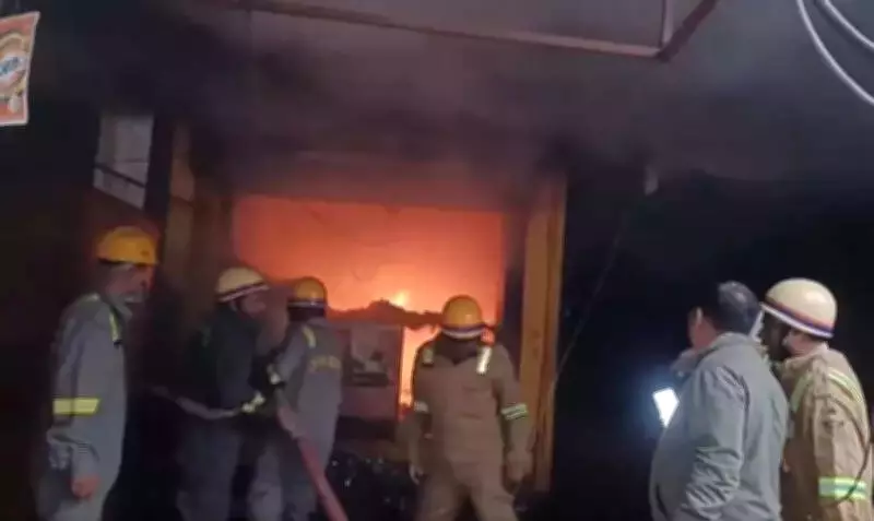 Kanpur Witnesses Two Major Fire Incidents in Residential and Industrial Areas