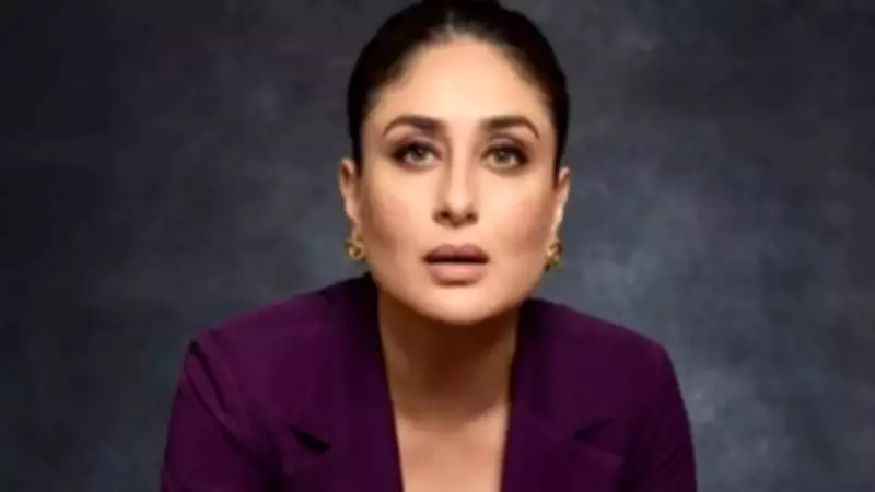 Kareena Kapoor's Surprise Hug for Shabana Azmi Goes Viral at Mumbai Event