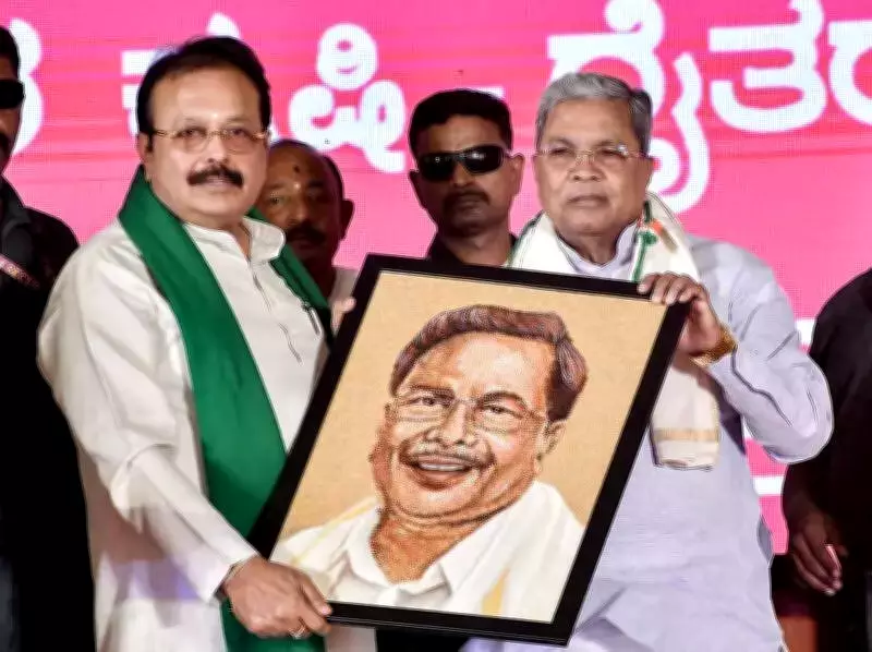 Karnataka Cabinet Reshuffle Delayed as CM Siddaramaiah Focuses on Budget, Elections