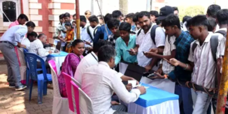 Karnataka Government Launches Major Drive to Fill 56,000 Posts, Hosts Job Fair in Dharwad