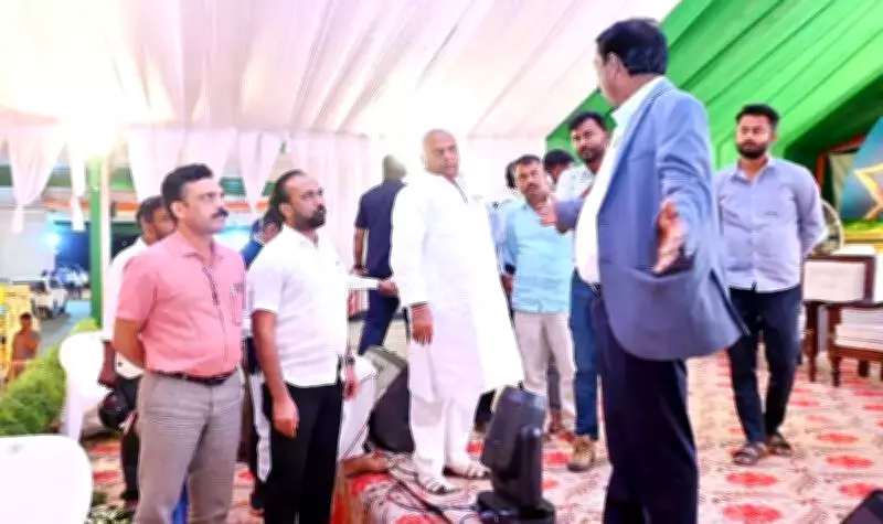 Karnataka Govt's 1,000-Day Land Guarantee Event in Haveri Draws Massive Crowds