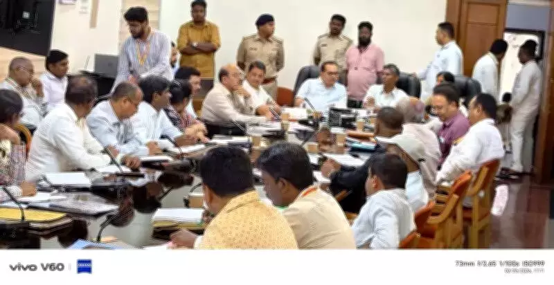 Karnataka Minister Chairs Meeting on 167 Accident Blackspots in Belagavi Region