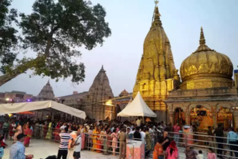 Kashi Vishwanath Temple Scraps VIP Darshan for 44-Hour Mahashivratri Celebration