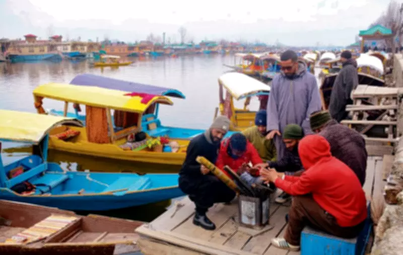 Kashmir Valley Experiences Warmer Nights and Colder Days This Winter