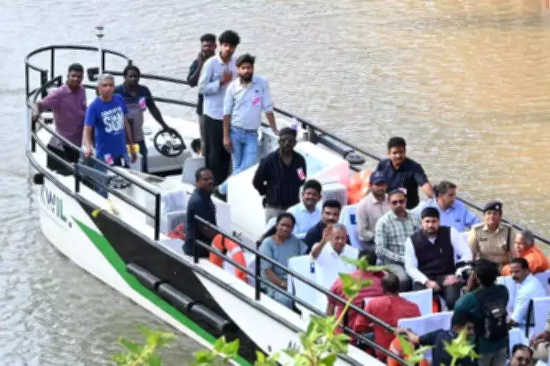 Kerala CM Announces Extension of Akkulam-Chettuva Waterway to Vizhinjam Port