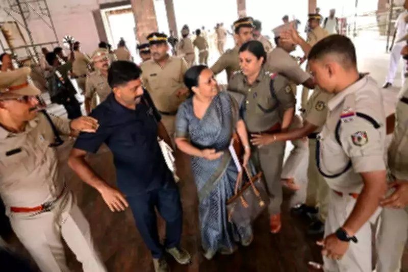 Kerala CM Vijayan Slams Congress Over KSU Attack on Health Minister Veena George