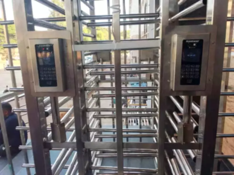 KMC-RI Implements QR Code Security System to Regulate Hospital Crowds