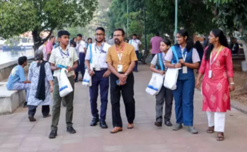 Kochi Students Walk with Scientists at Kerala Science Congress