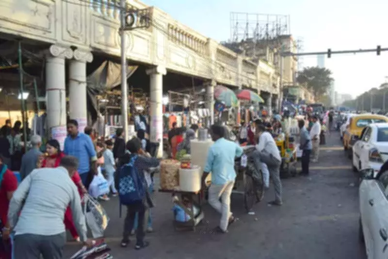 Kolkata Hawkers Encroach Barricaded Jawaharlal Nehru Road, Sparking Protests