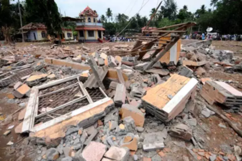 Kollam Court Adjourns Puttingal Temple Blast Case to Feb 28, Warrant Reissued for Absconding Accused
