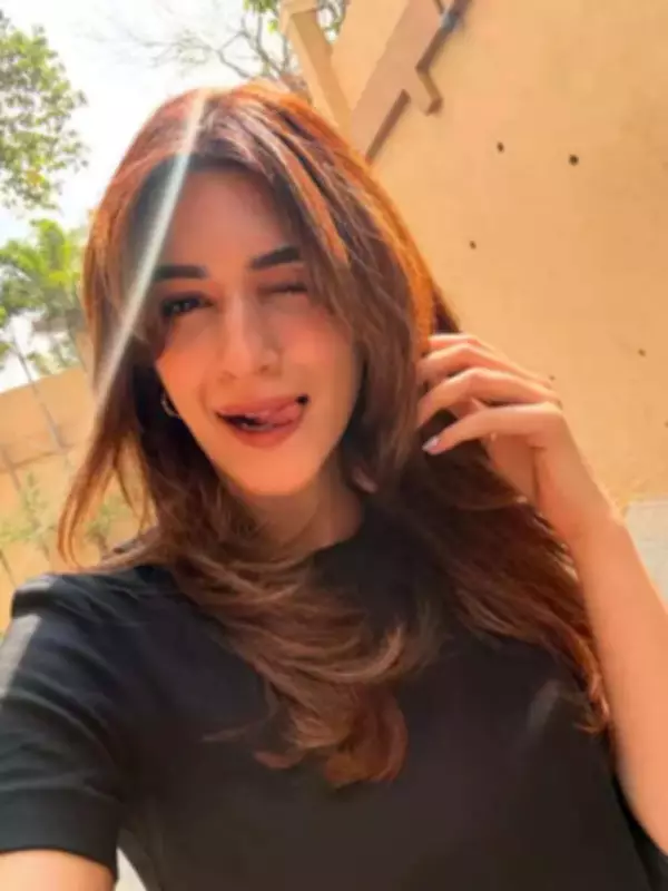 Kriti Sanon Reveals New Layered Haircut, Calls It 'My Kinda Therapy'
